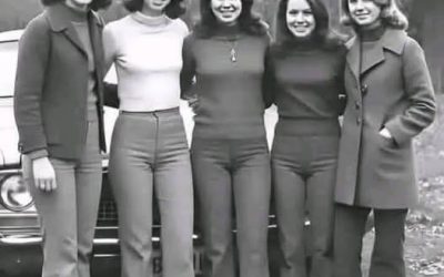 Enter in the 70’s: what detail immediately catches your eye?